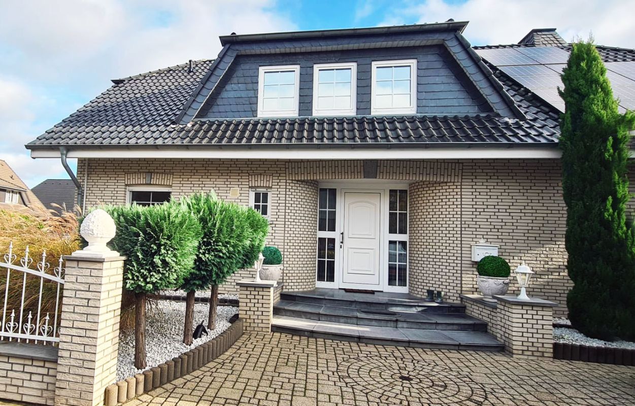 EXKLUSIVES FREISTEHENDES EFH: IHR NEUES FAMILIENDOMIZIL IN ÜBACH-PALENBERG